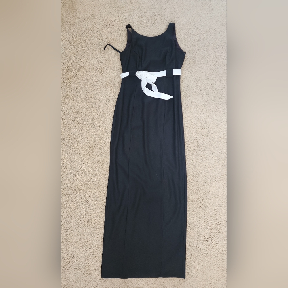 Like New House of Bianchi Black Dress with Satin Belt Size 4